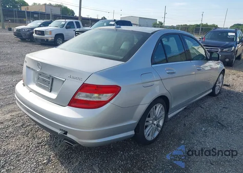 2009 Mercedes-Benz C 300 Luxury 4Matic/Sport 4Matic из США, поврежденный, VIN WDDGF81X39R060084
